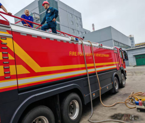 Berakar umbi di Xinjiang: Kerjasama Pengisian Buih Pemadam Kebakaran yang Berjaya, Memperkasakan Peningkatan Keselamatan Kebakaran Perusahaan Kimia